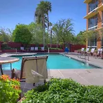 Holiday Inn Express & Suites Phoenix - Midtown, An Ihg Hotel 